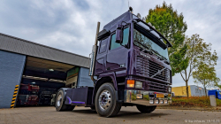 20251019-Tom-Holding-00317